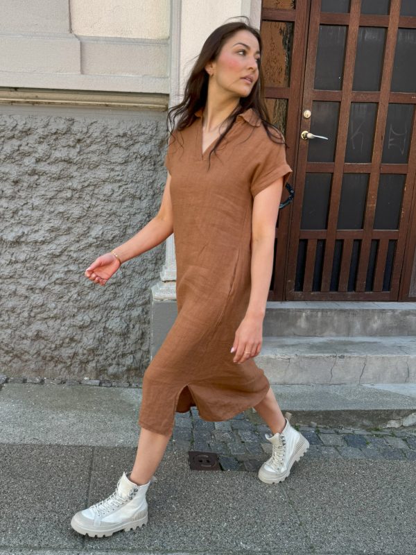 POLETTE Linen Dress - Mocca Mousse Mode – Bild 3